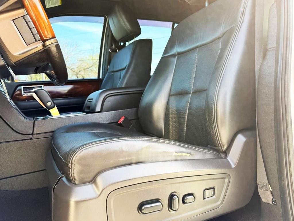 2014 Lincoln Navigator Image 19