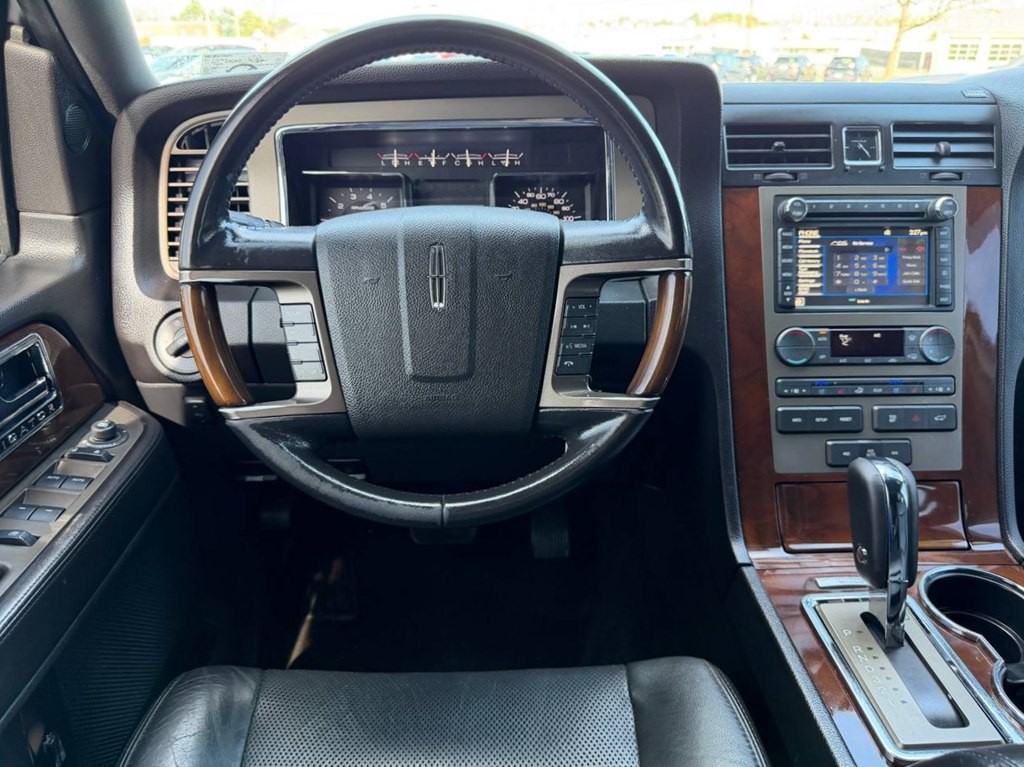 2014 Lincoln Navigator Image 21