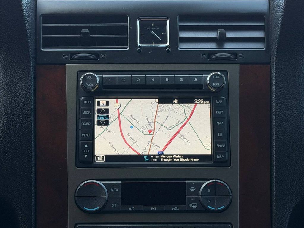 2014 Lincoln Navigator Image 29