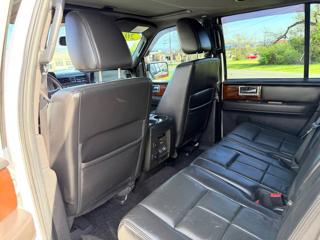 2014 Lincoln Navigator Image 39