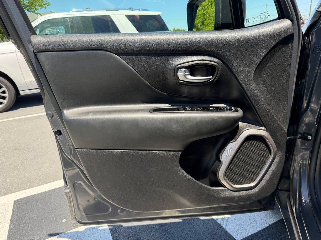 2022 Jeep Renegade Image 13