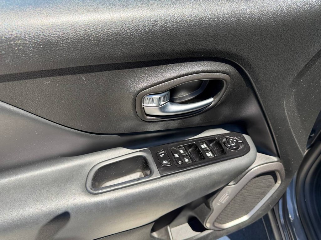 2022 Jeep Renegade Image 14