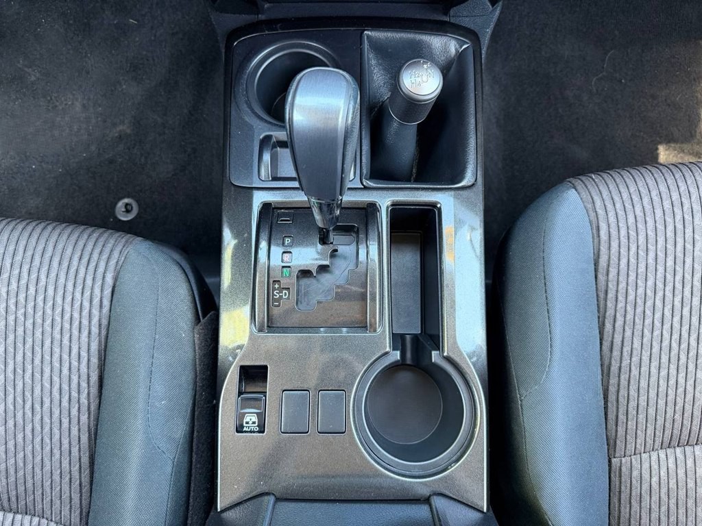 2015 Toyota 4Runner Image 28