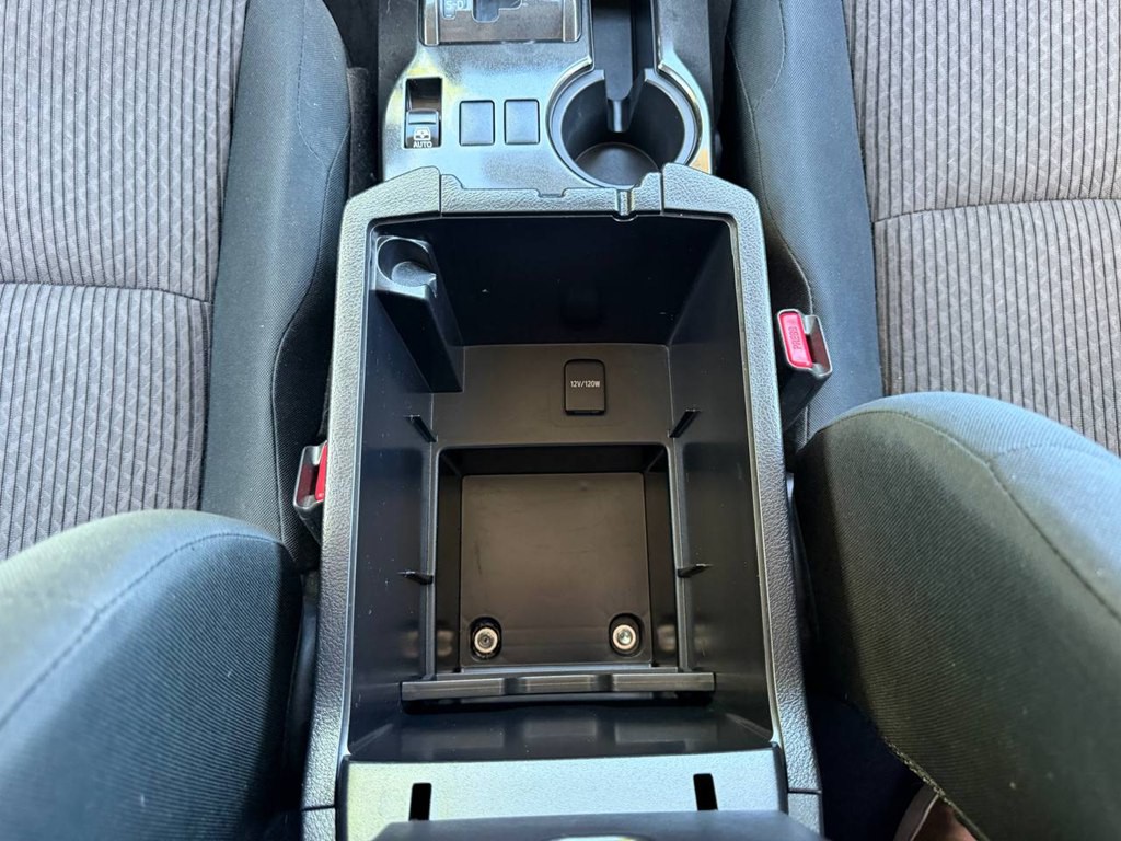 2015 Toyota 4Runner Image 30