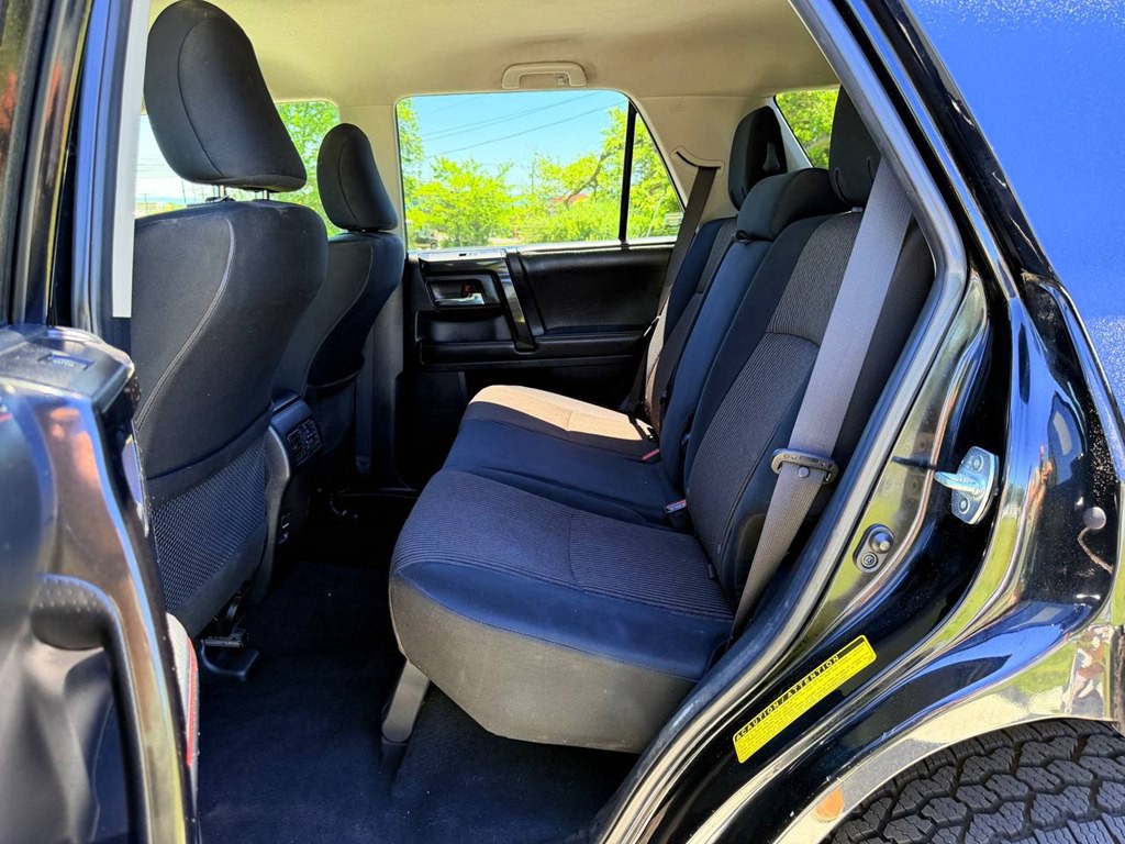 2015 Toyota 4Runner Image 34