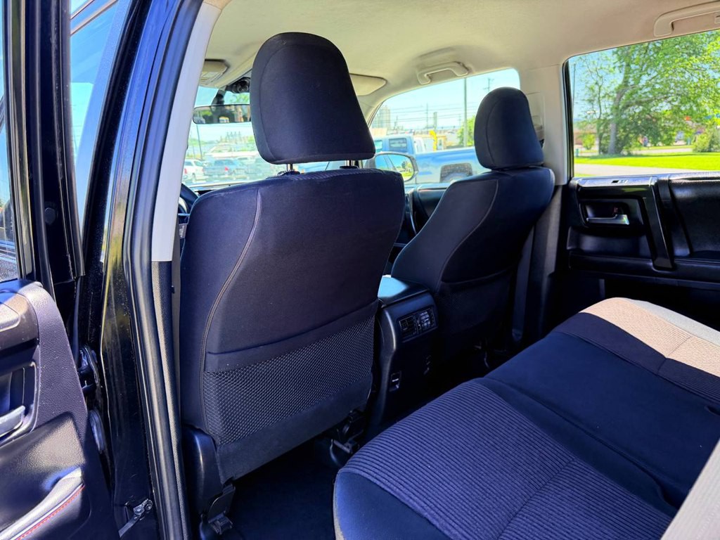 2015 Toyota 4Runner Image 35