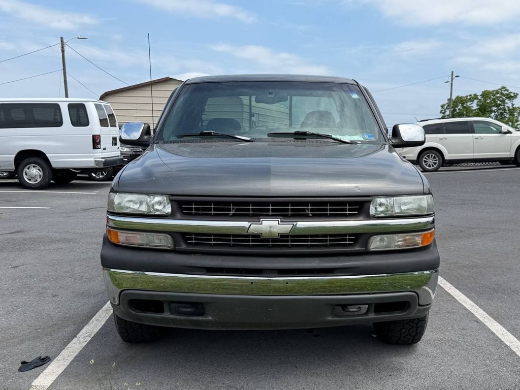 1999 Chevrolet Silverado 1500 Image 2
