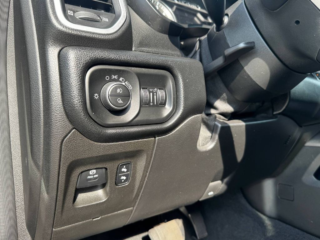 2019 RAM 1500 Image 16