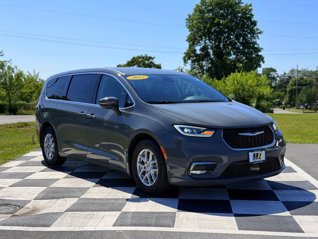 2023 Chrysler Pacifica Image 4