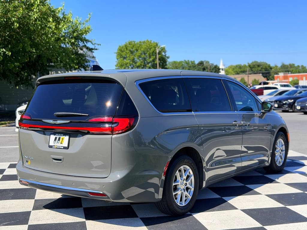 2023 Chrysler Pacifica Image 5