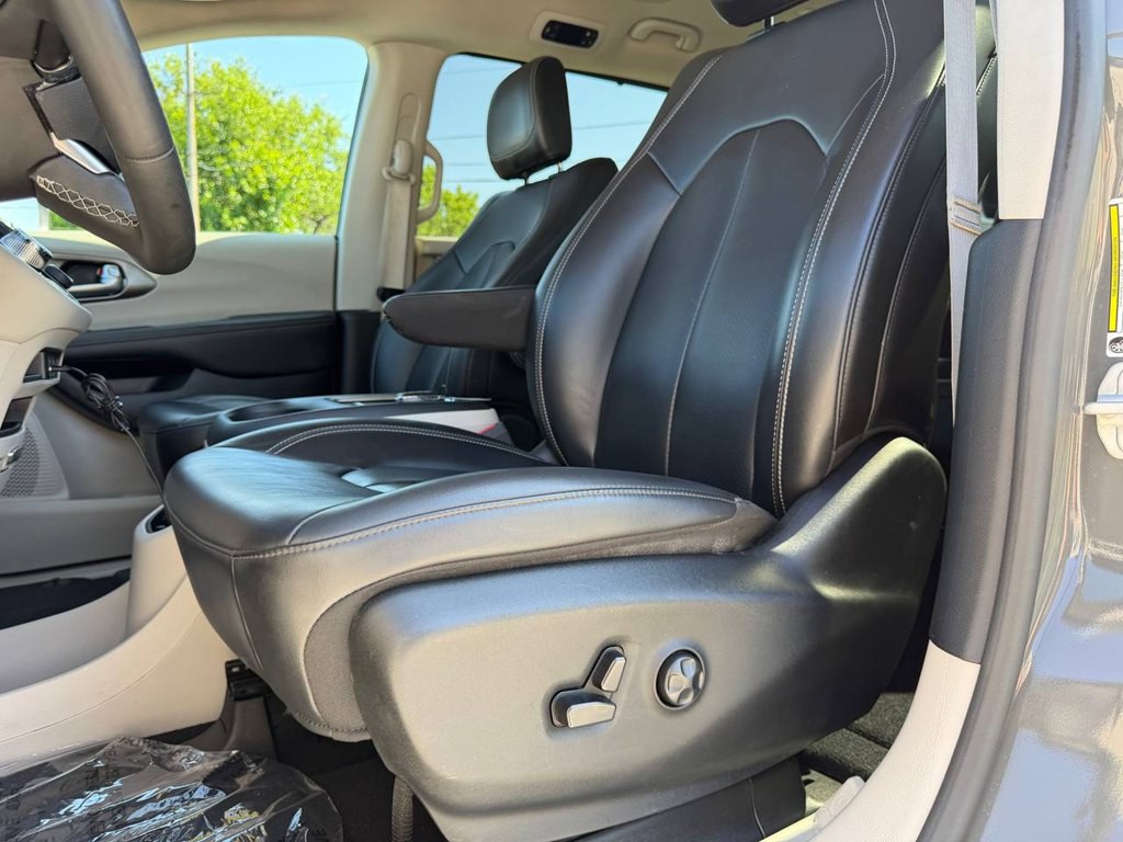 2023 Chrysler Pacifica Image 19