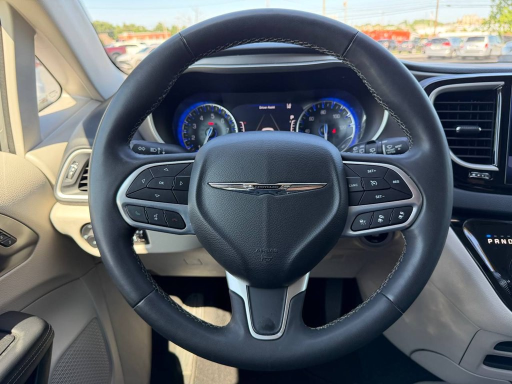 2023 Chrysler Pacifica Image 22