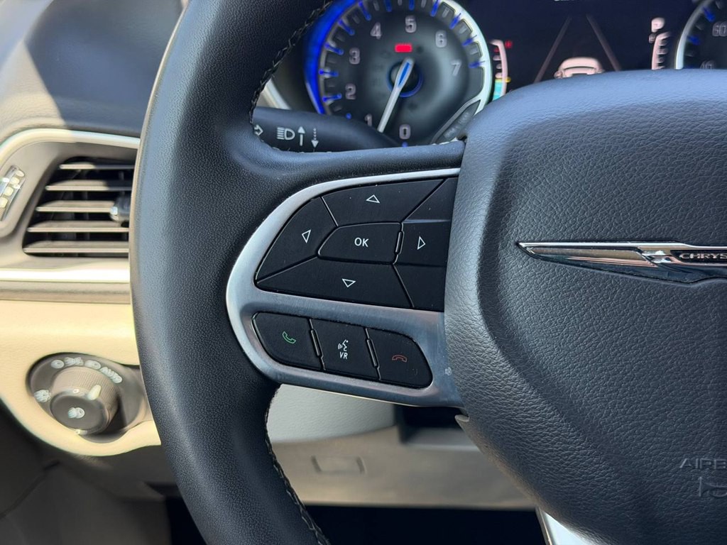 2023 Chrysler Pacifica Image 23