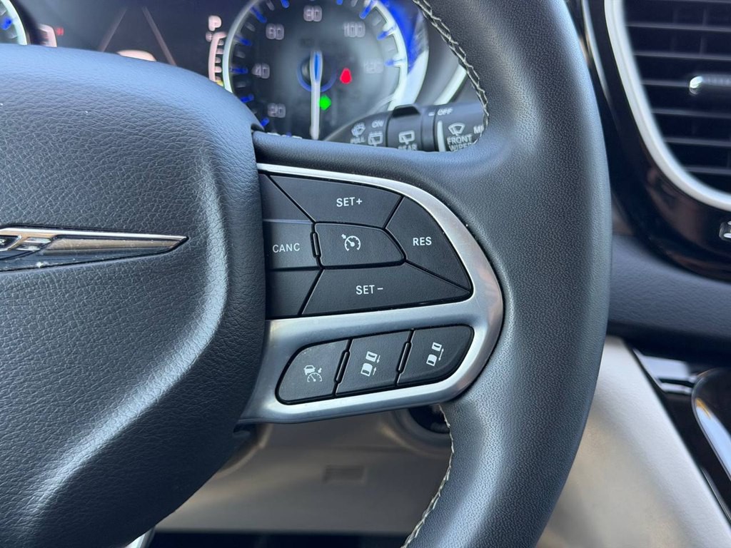 2023 Chrysler Pacifica Image 24