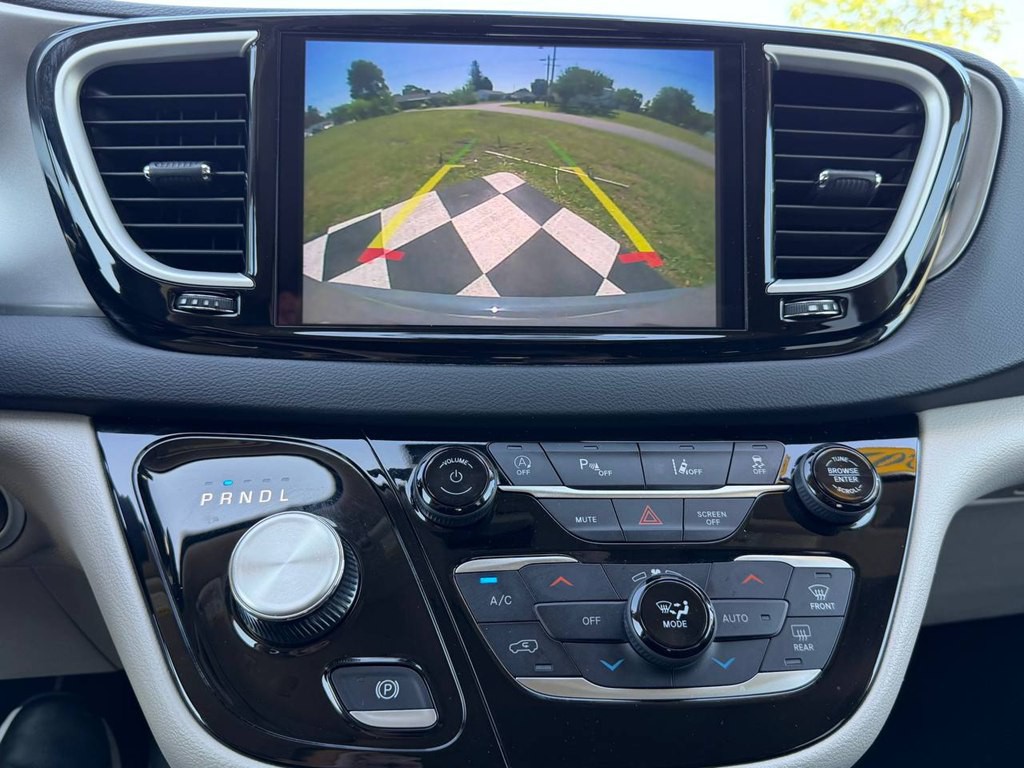 2023 Chrysler Pacifica Image 27