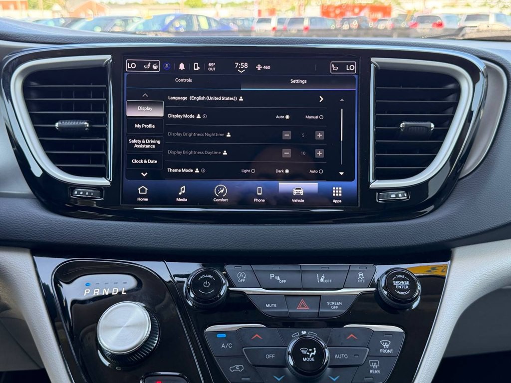 2023 Chrysler Pacifica Image 30