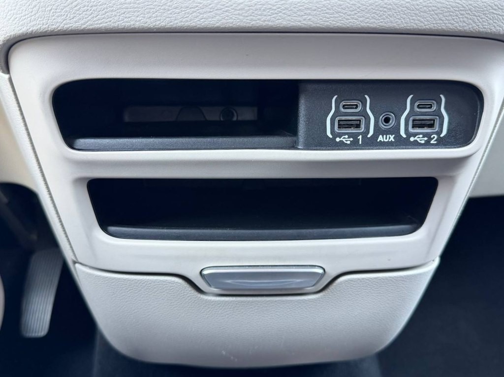 2023 Chrysler Pacifica Image 31