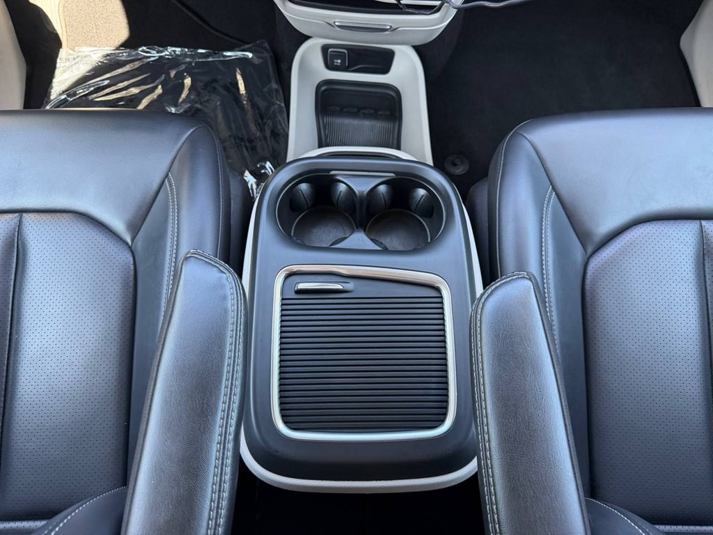 2023 Chrysler Pacifica Image 32