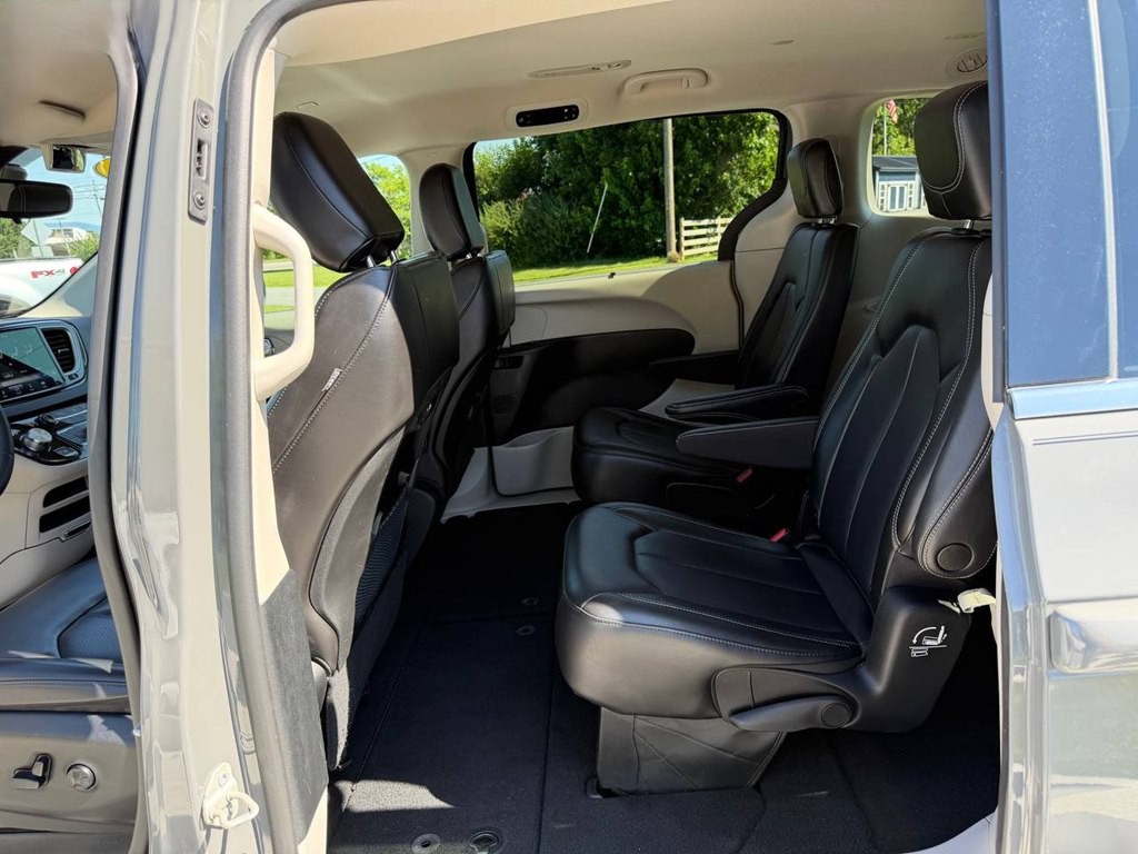 2023 Chrysler Pacifica Image 36