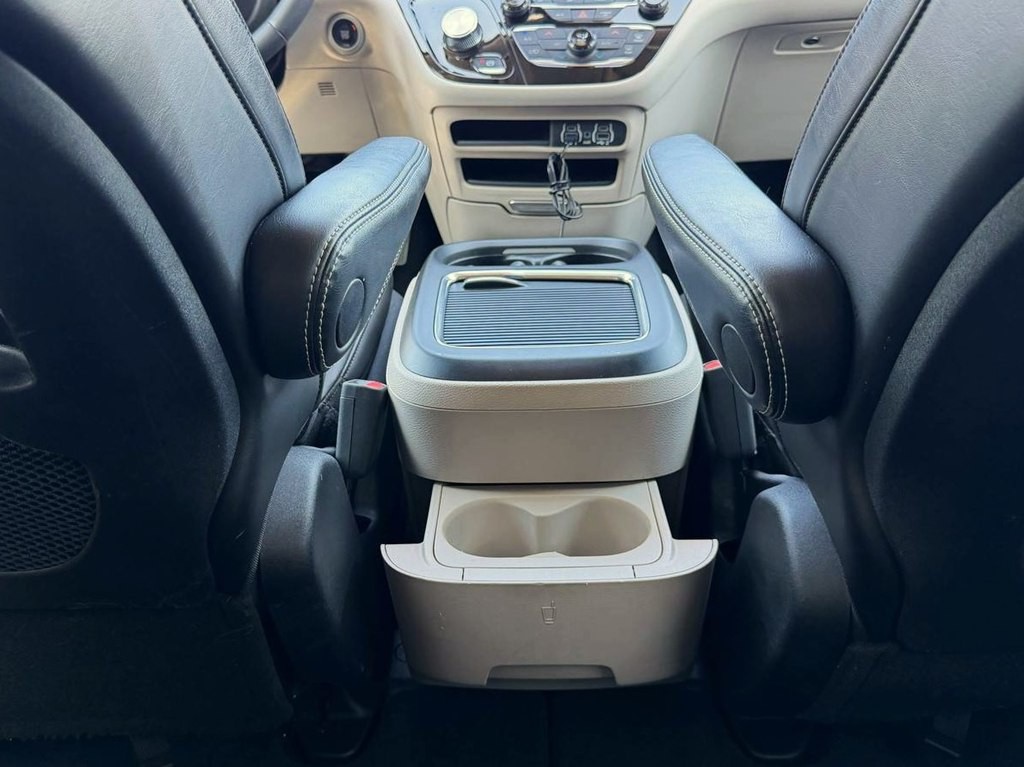 2023 Chrysler Pacifica Image 39