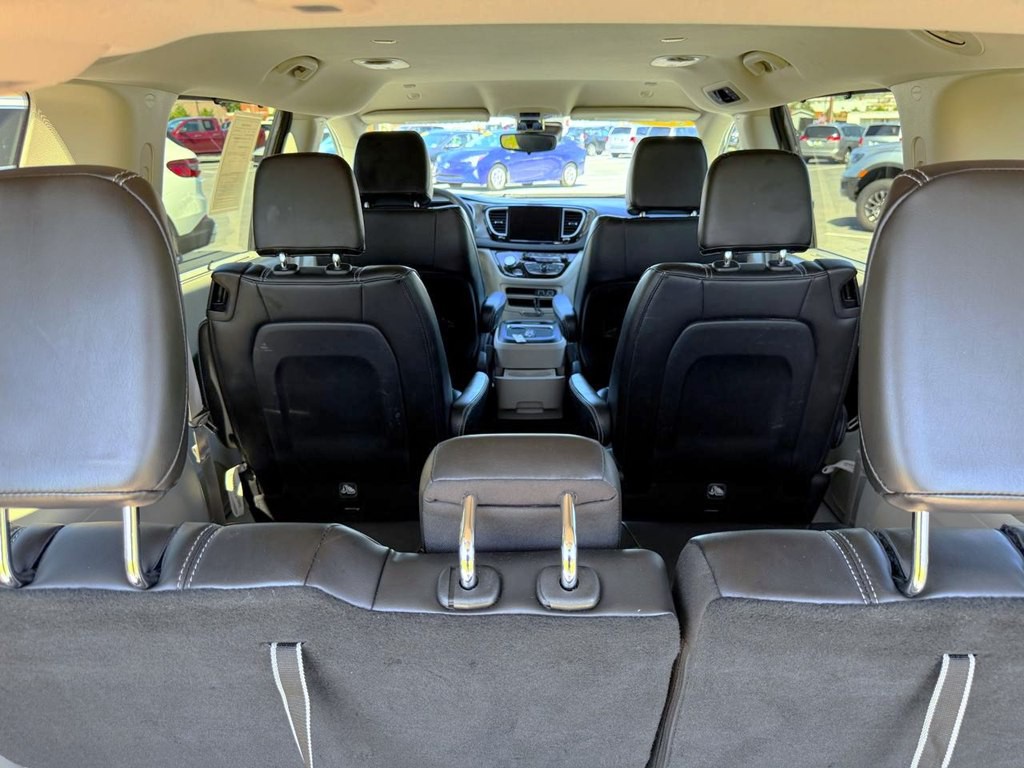 2023 Chrysler Pacifica Image 44