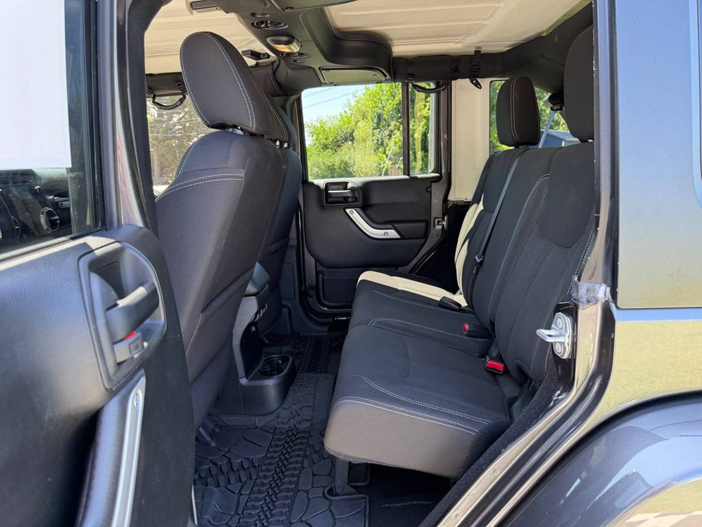 2017 Jeep Wrangler Unlimited Image 36