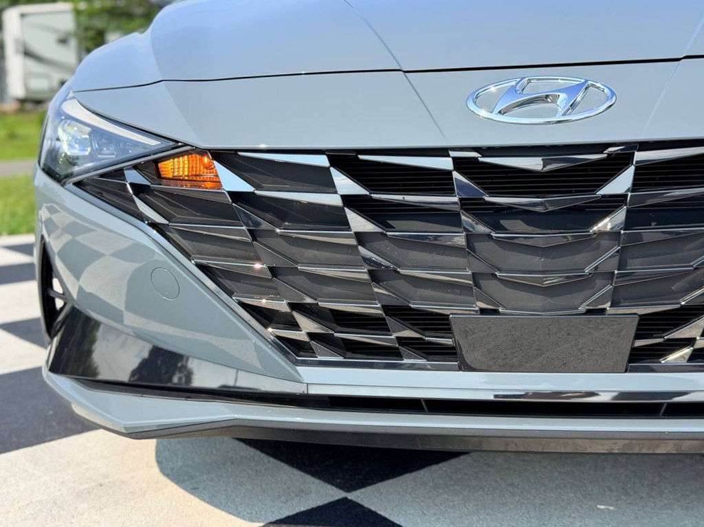 2023 Hyundai Elantra Image 11