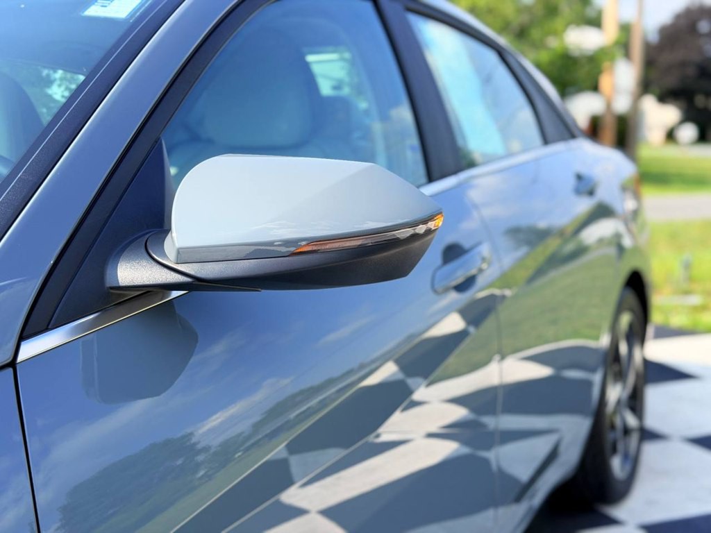 2023 Hyundai Elantra Image 12
