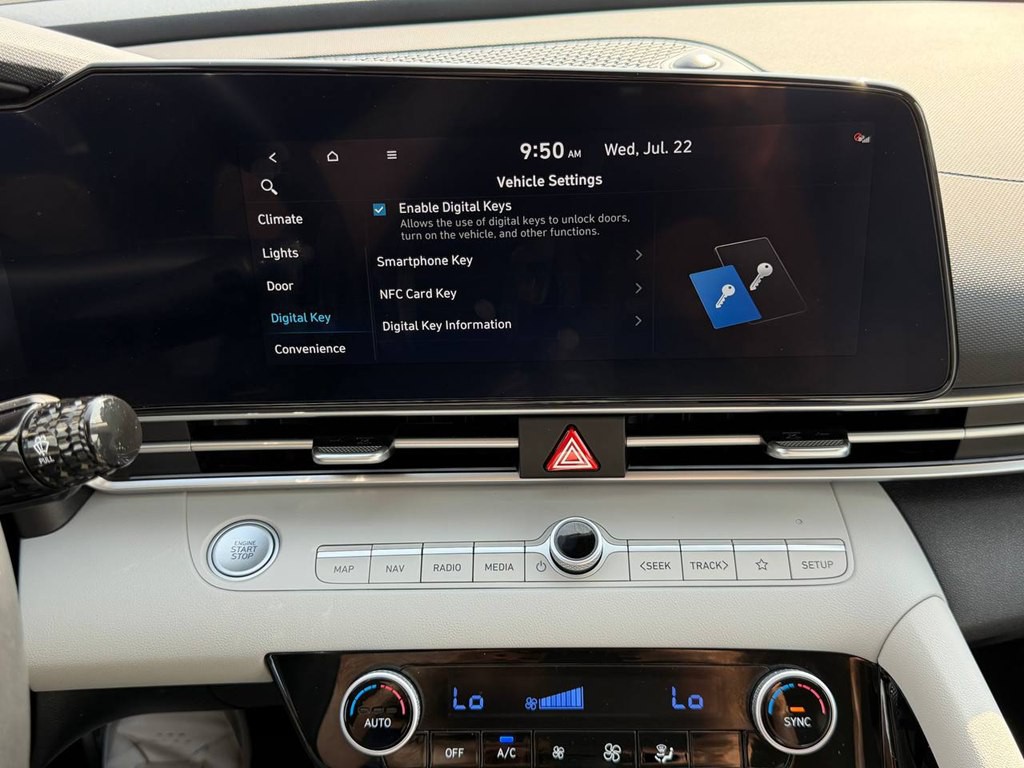 2023 Hyundai Elantra Image 32