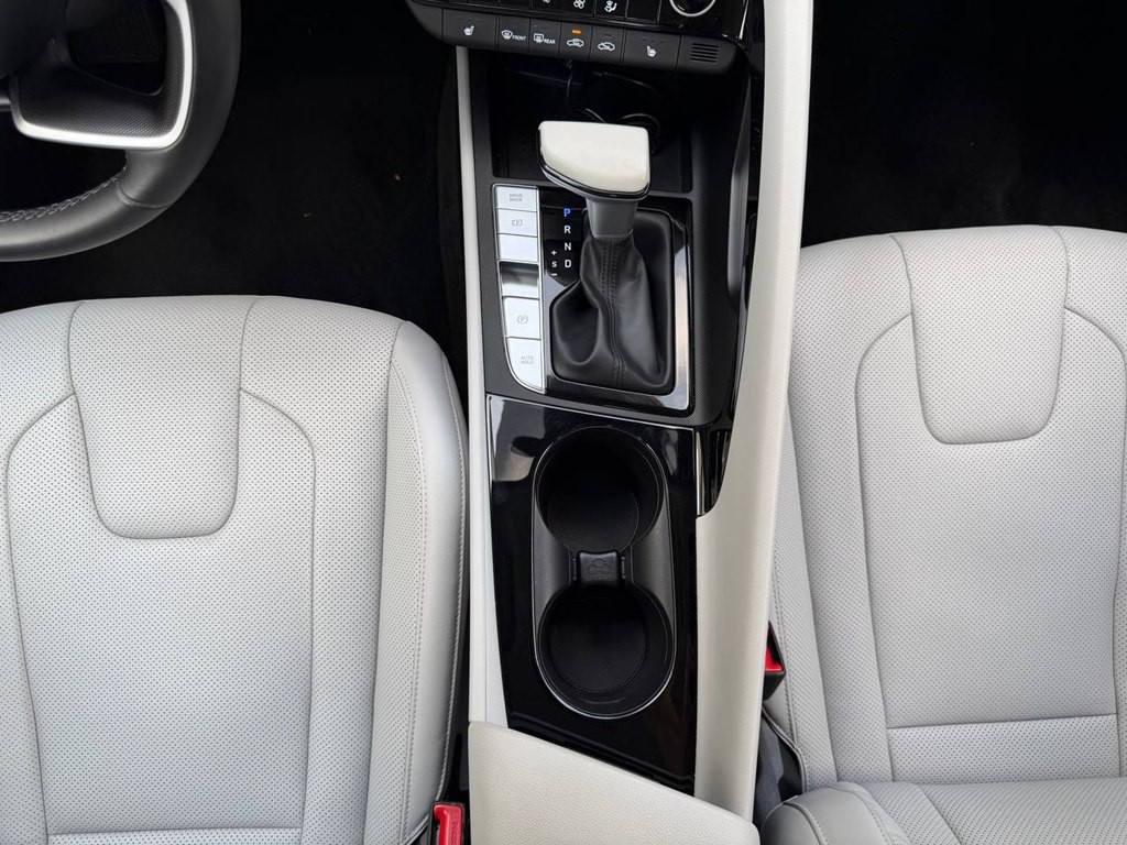 2023 Hyundai Elantra Image 35