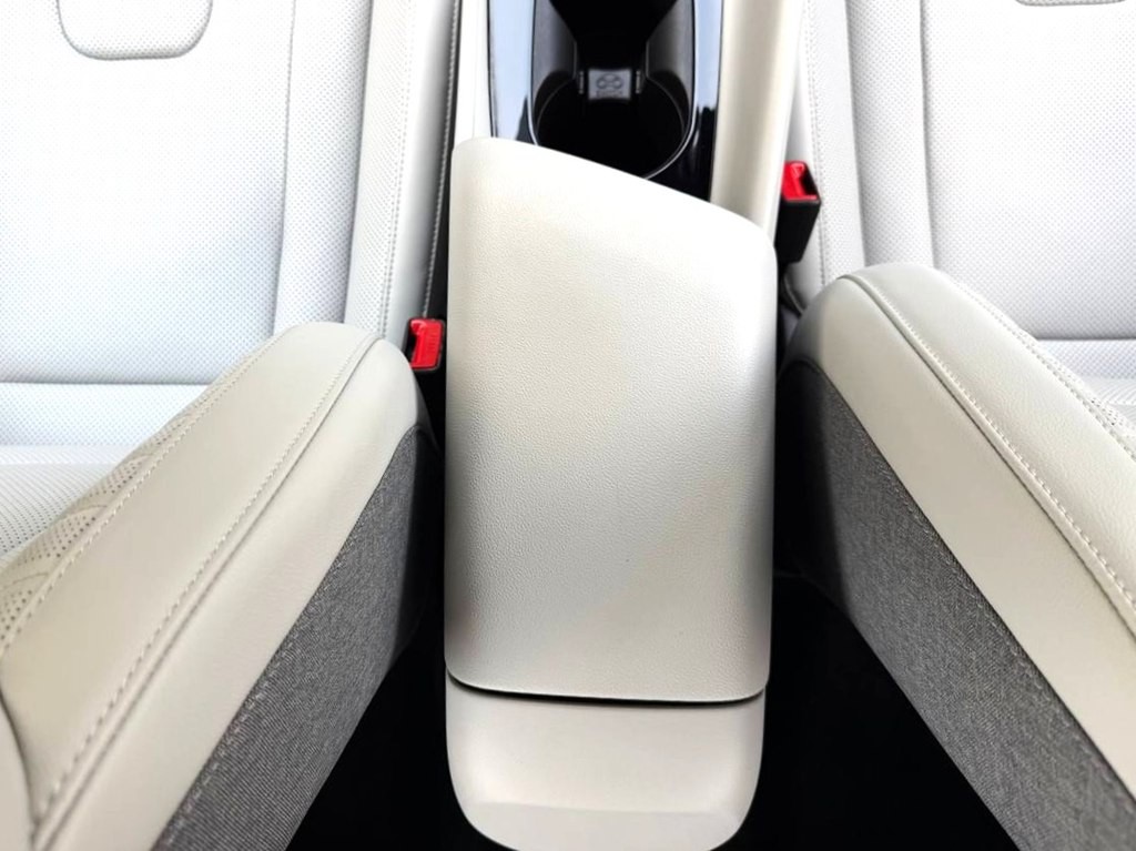 2023 Hyundai Elantra Image 36