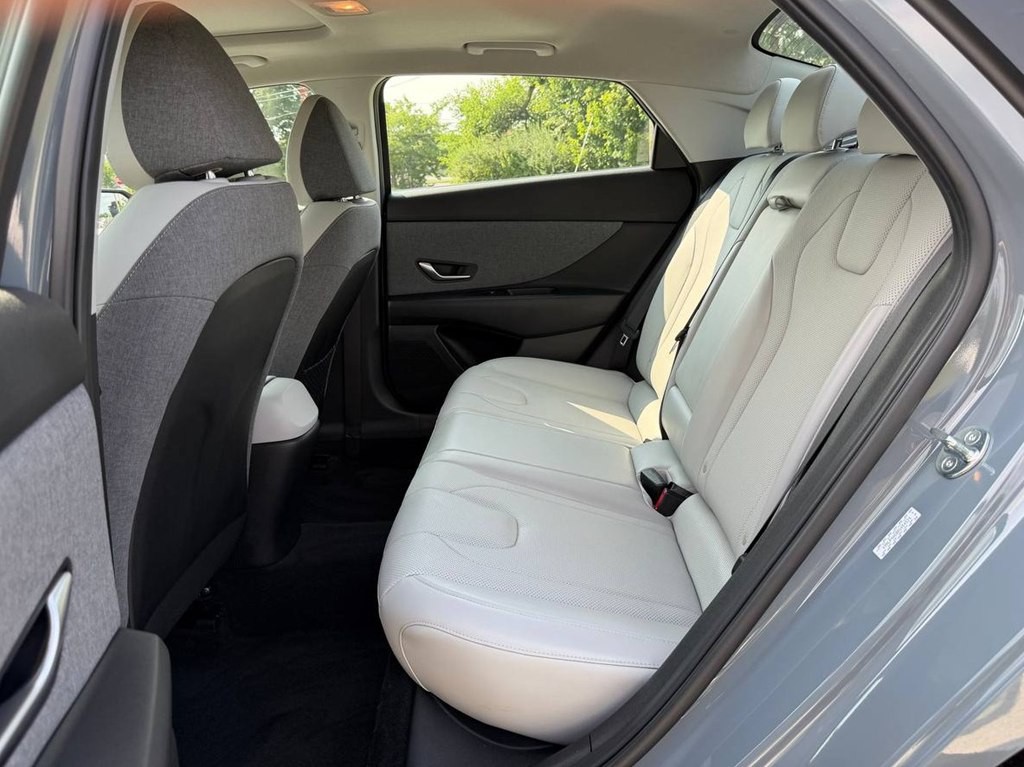 2023 Hyundai Elantra Image 41