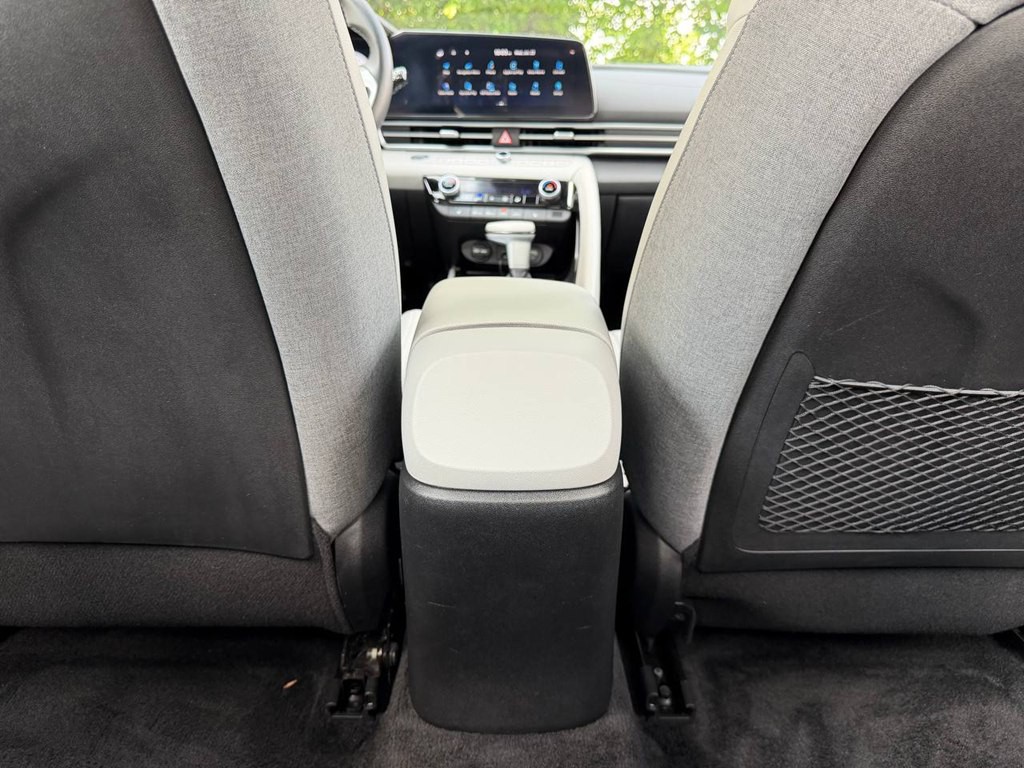 2023 Hyundai Elantra Image 43