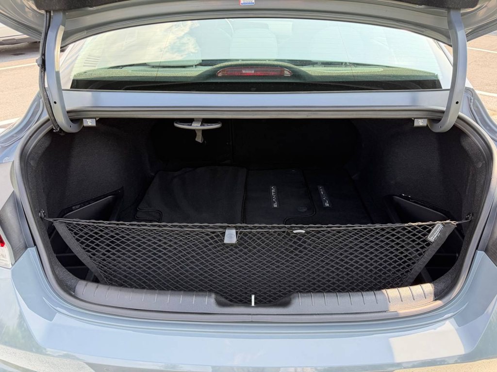 2023 Hyundai Elantra Image 45