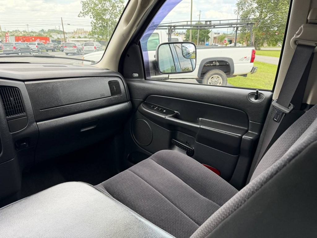 2004 Dodge Ram 2500 Image 29