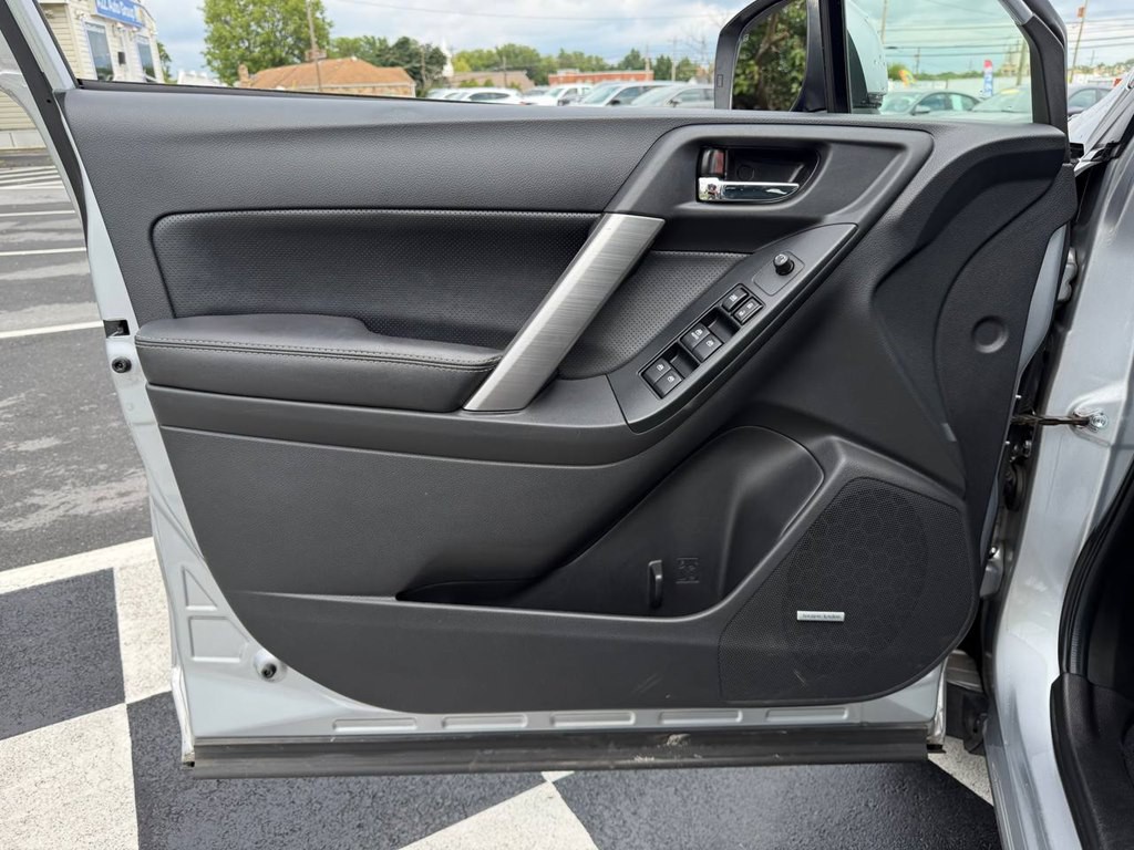 2016 Subaru Forester Image 16