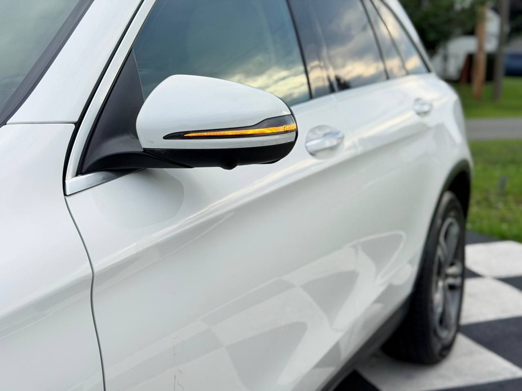 2018 Mercedes-Benz GLC-Class Image 12