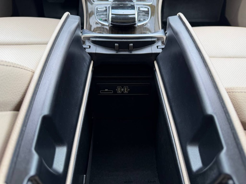 2018 Mercedes-Benz GLC-Class Image 30