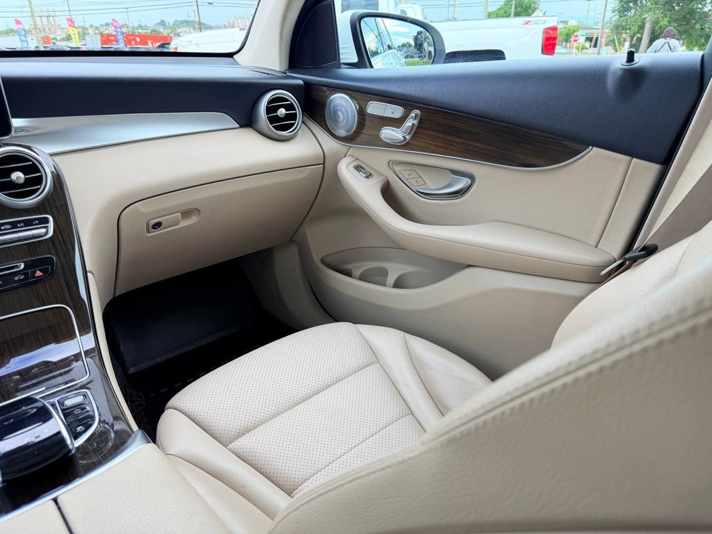 2018 Mercedes-Benz GLC-Class Image 31