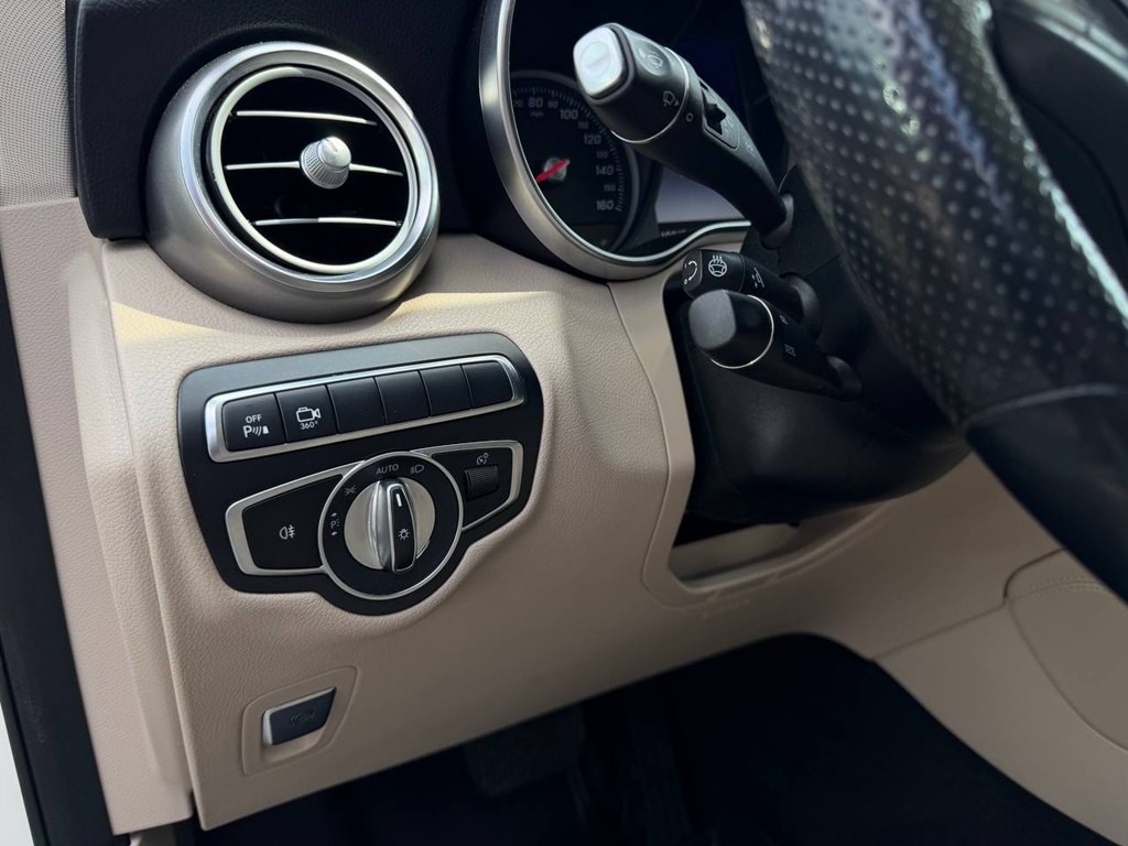 2018 Mercedes-Benz GLC-Class Image 32