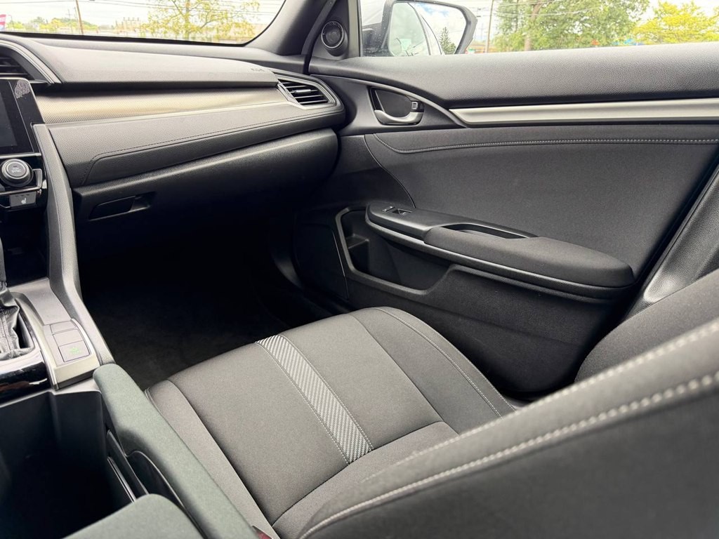 2019 Honda Civic Image 32