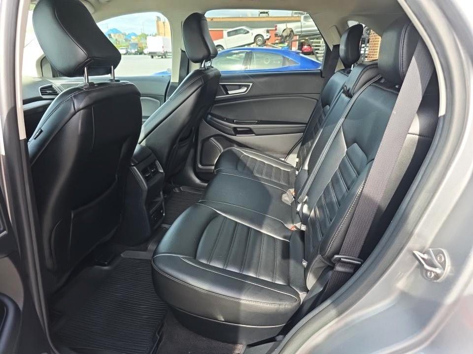 2020 Ford Edge Image 11
