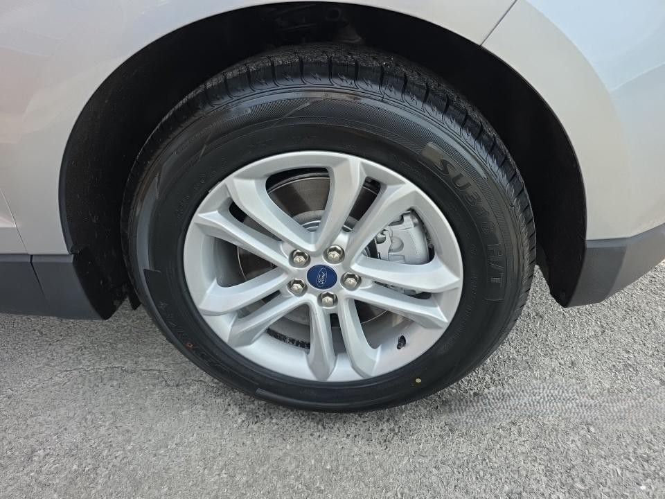 2020 Ford Edge Image 17