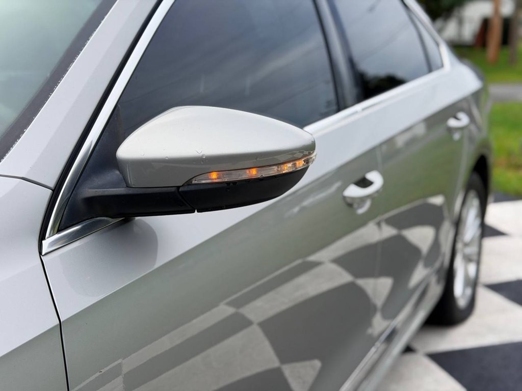 2012 Volkswagen Passat Image 10