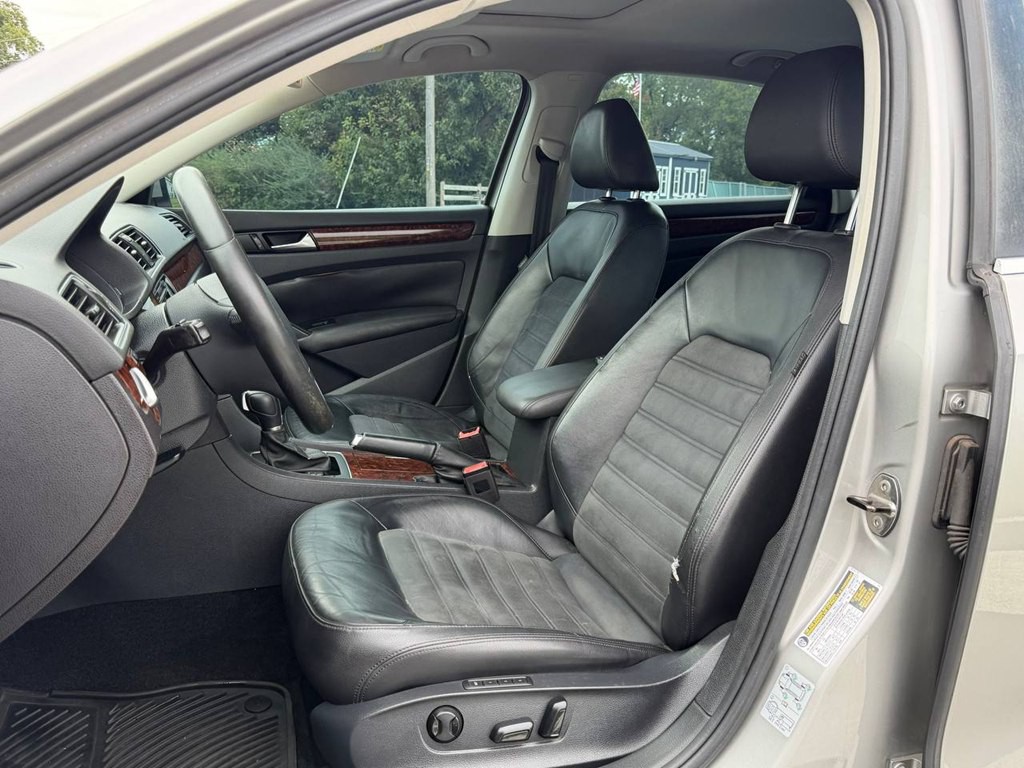 2012 Volkswagen Passat Image 14