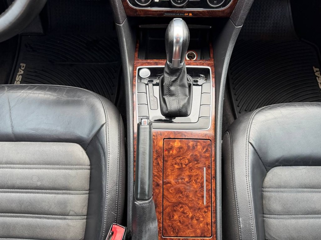 2012 Volkswagen Passat Image 26