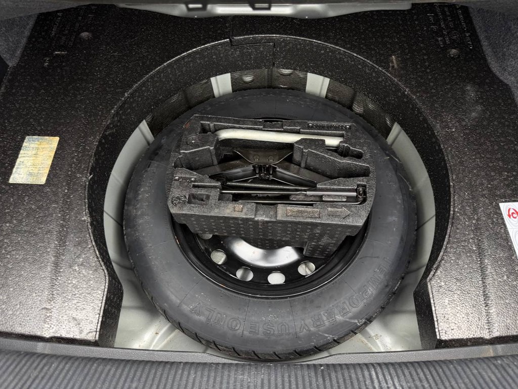 2012 Volkswagen Passat Image 35