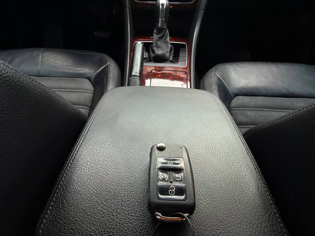 2012 Volkswagen Passat Image 38