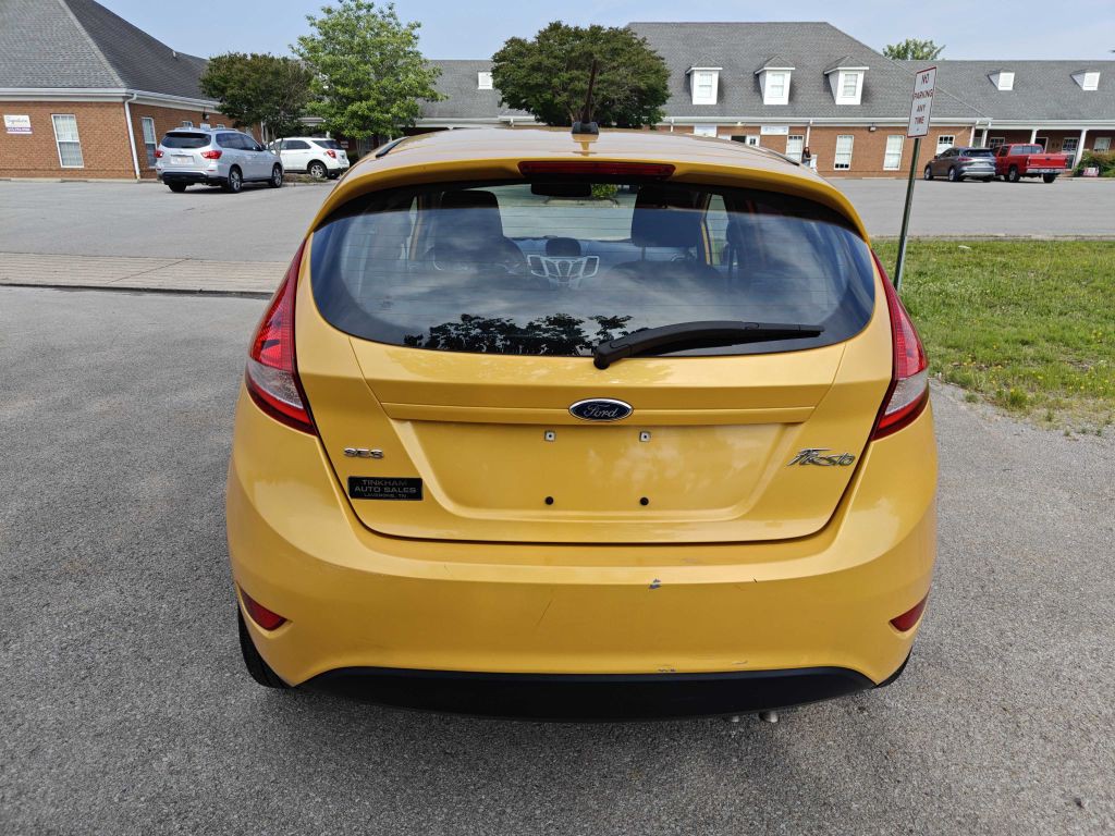 2011 Ford Fiesta Image 3