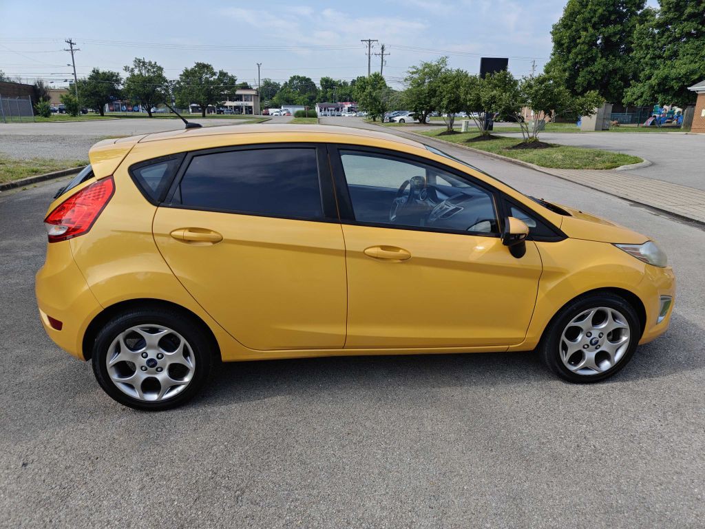 2011 Ford Fiesta Image 4
